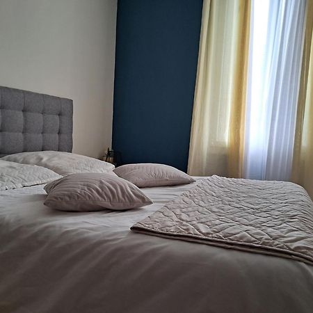 נים Chambre Spacieuse - Dressing - Sdb Communes - Parking Prive מראה חיצוני תמונה