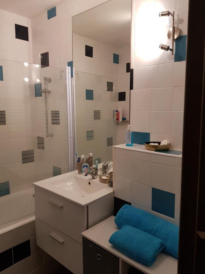 נים Chambre Spacieuse - Dressing - Sdb Communes - Parking Prive מראה חיצוני תמונה